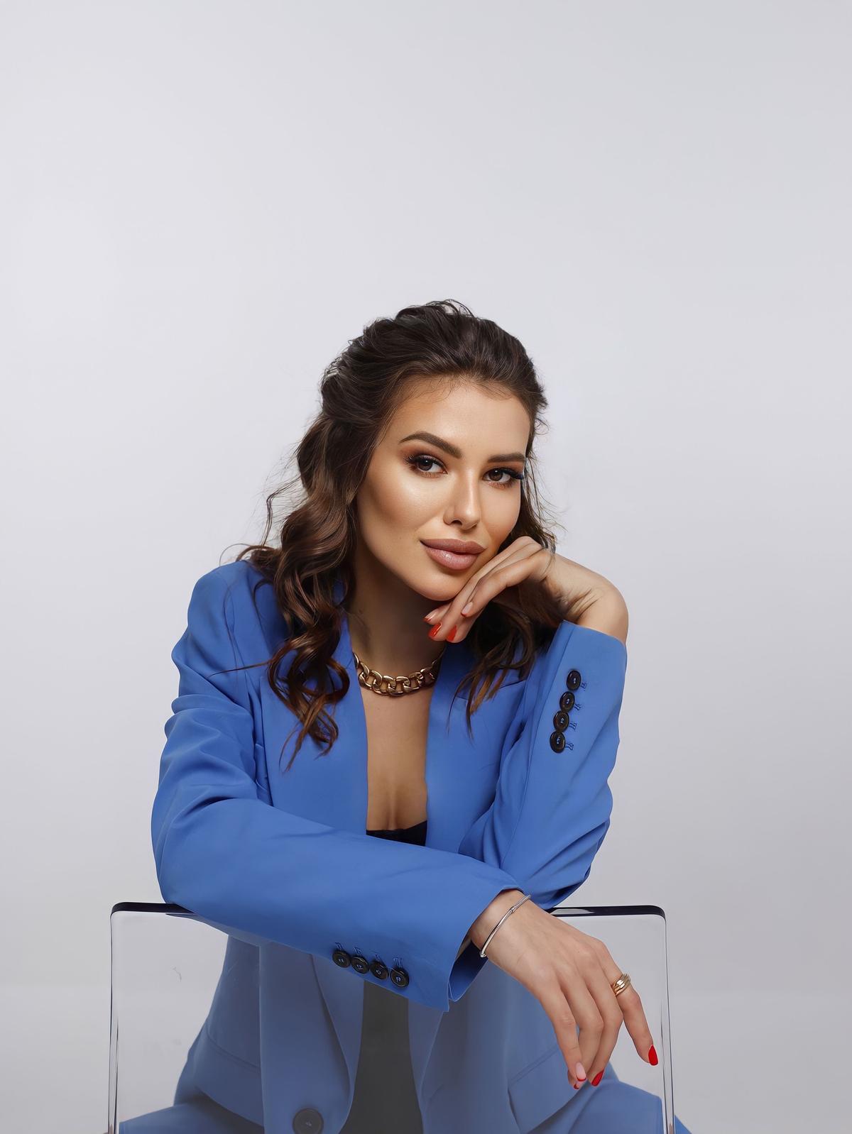 Путана Зина